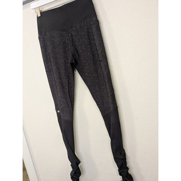 CRZ YOGA Women's Size XS Black Gray Camo Full Length Ruched Leggings $36 MSRP - Picture 5 of 6